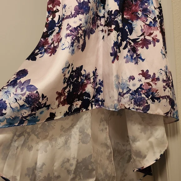 Emily Rose Lilac Floral Dress - Picture 4 of 9